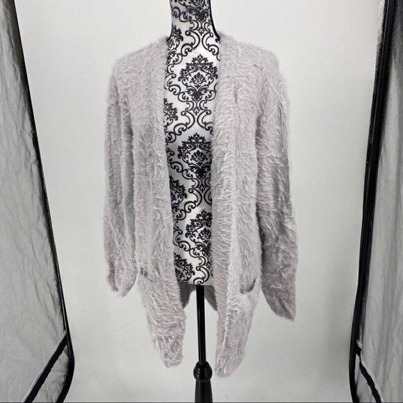 Free People Faux Fur Cardigan super soft silver open front pockets. - Picture 2 of 12